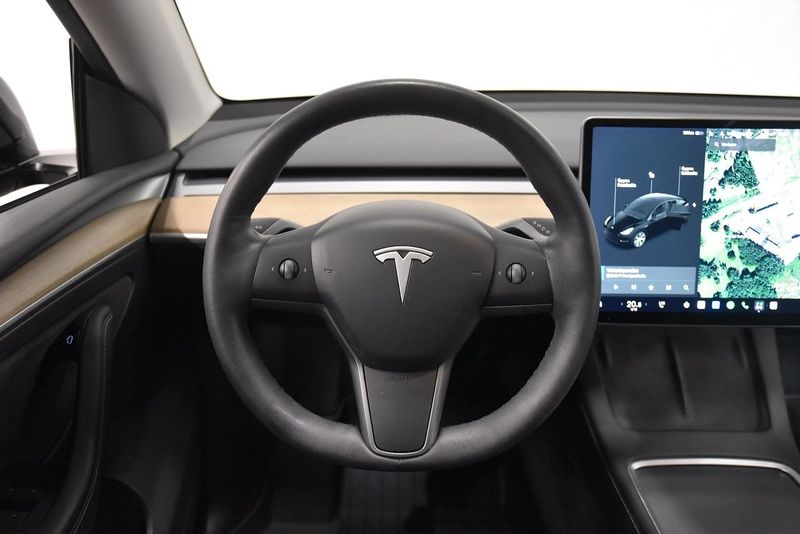 Tesla Model Y bild 2