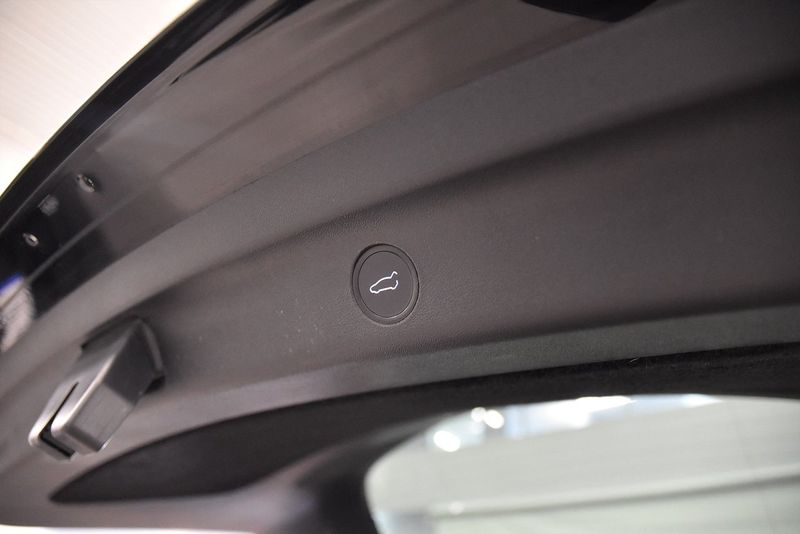 Tesla Model Y bild 23