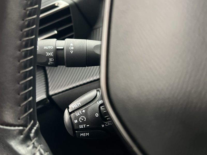 Peugeot 208 bild 28