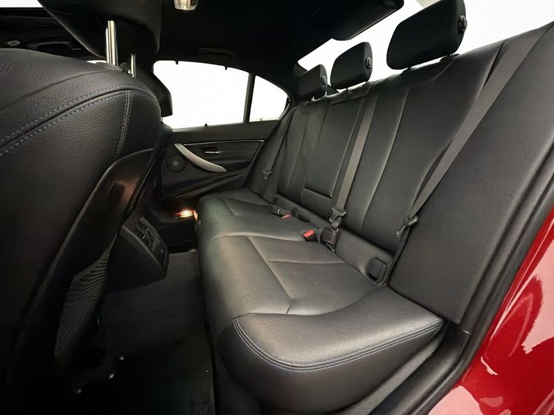 BMW 330 bild 31