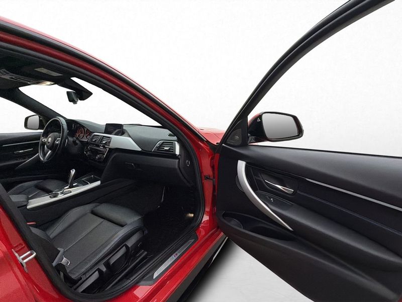 BMW 330 bild 30