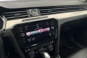 Volkswagen Passat bild 14