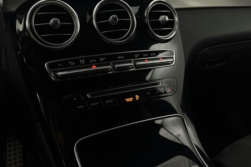 Mercedes GLC220 bild 13