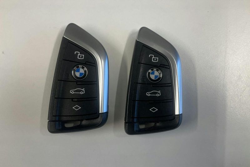 BMW 330 bild 25