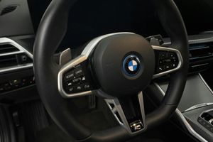 BMW 330 bild 18