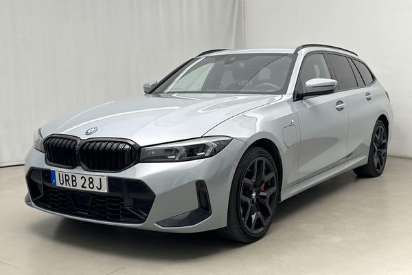 BMW 330 e xDrive Touring LCI, G21 (292hk) - 2026