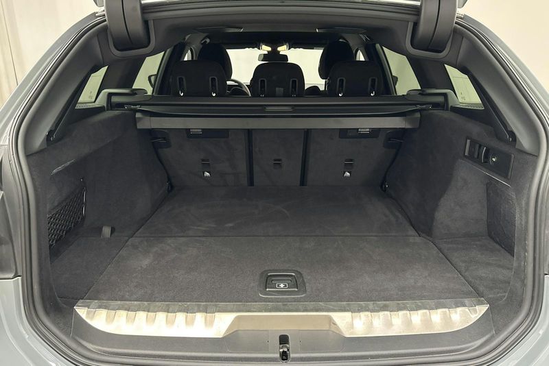 BMW 330 bild 9