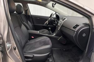 Toyota Avensis bild 7