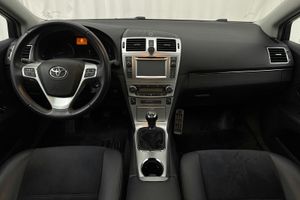 Toyota Avensis bild 6