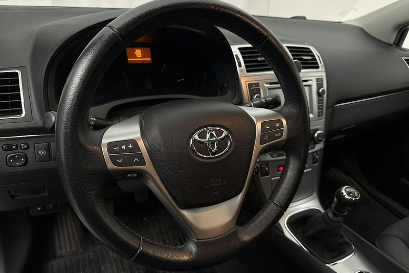 Toyota Avensis bild 15