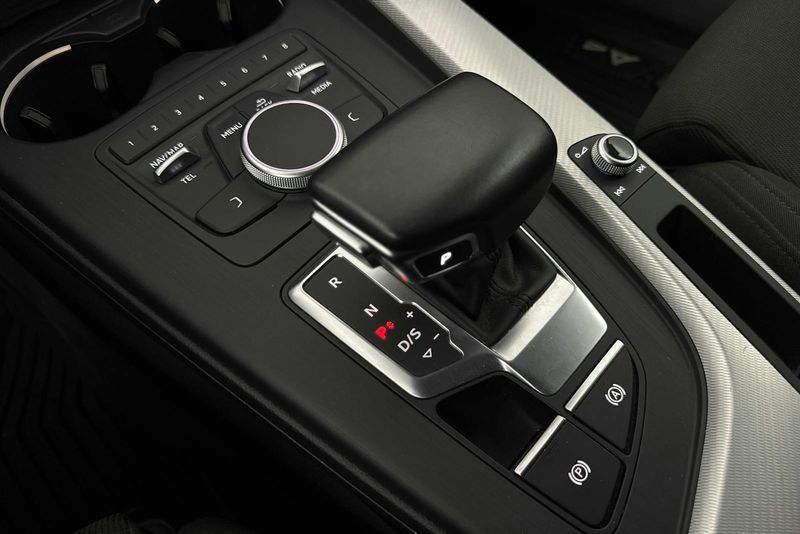 Audi A4 bild 13