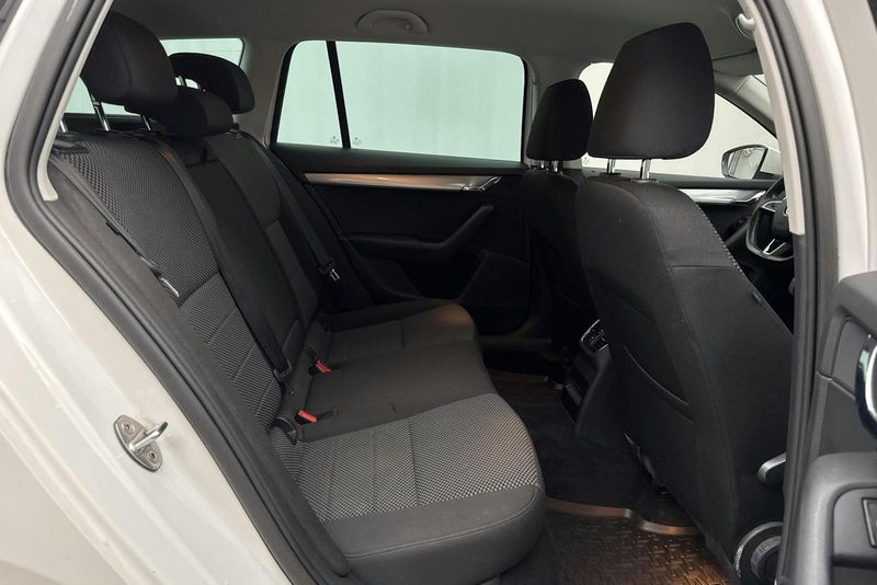 Skoda Octavia bild 8