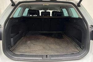 Volkswagen Passat bild 9