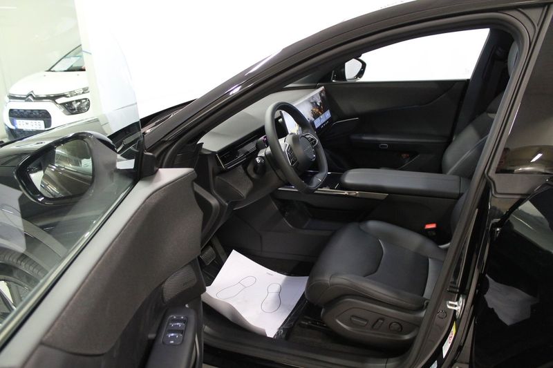 Mazda CX-6e bild 9
