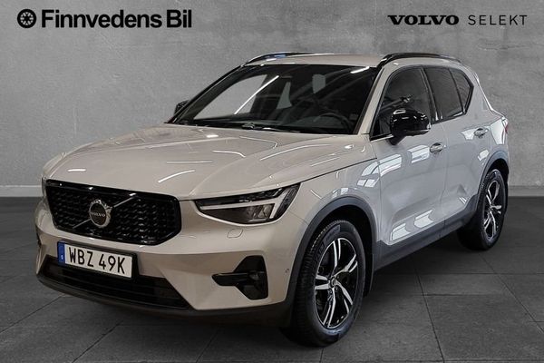 Volvo XC40 B3 FWD Bensin Plus Dark - 2025