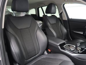 BMW 330 bild 17