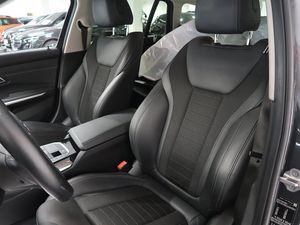 BMW 330 bild 14