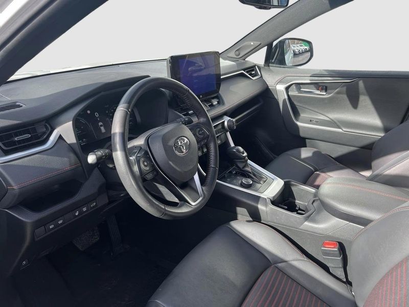 Toyota RAV4 bild 10
