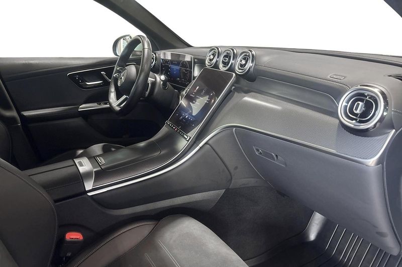 Mercedes GLC300 bild 8