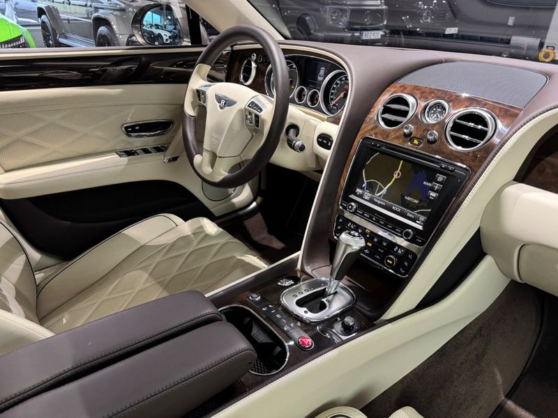 Bentley Flying Spur bild 12