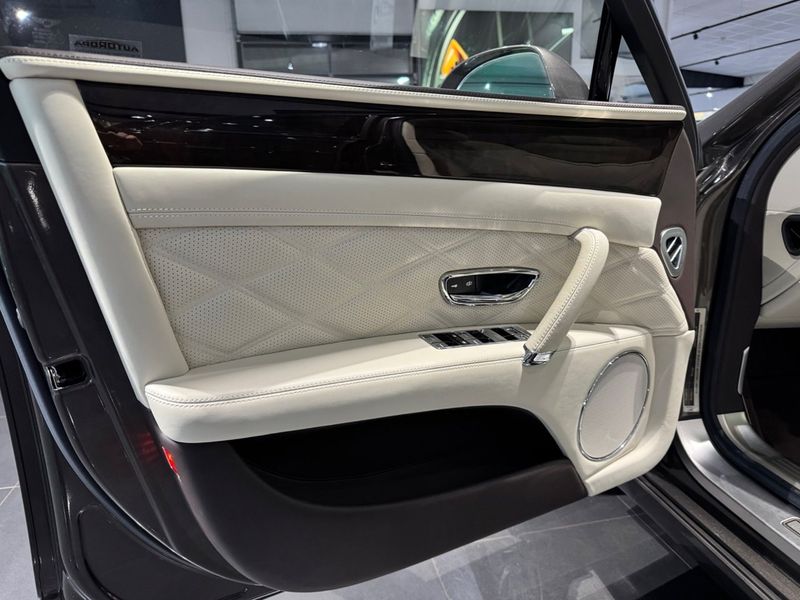 Bentley Flying Spur bild 8