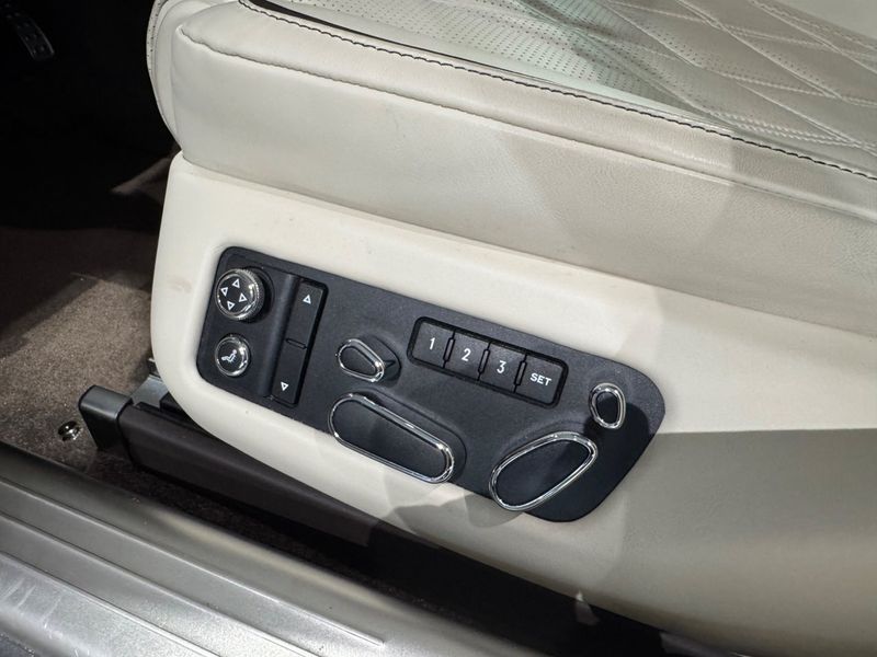 Bentley Flying Spur bild 9