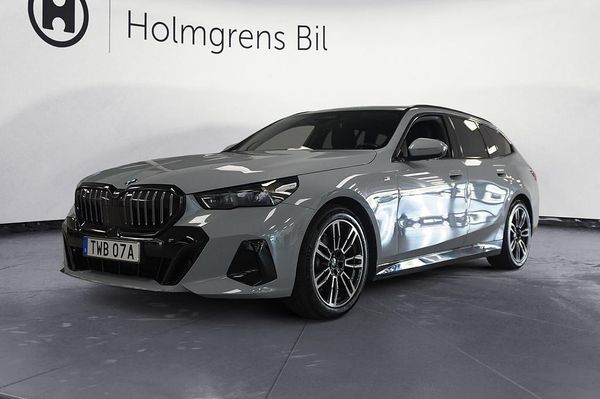 BMW 520 d xDrive Touring M-Sport Innovation Fartpilot Värmare | Ränta - 2025