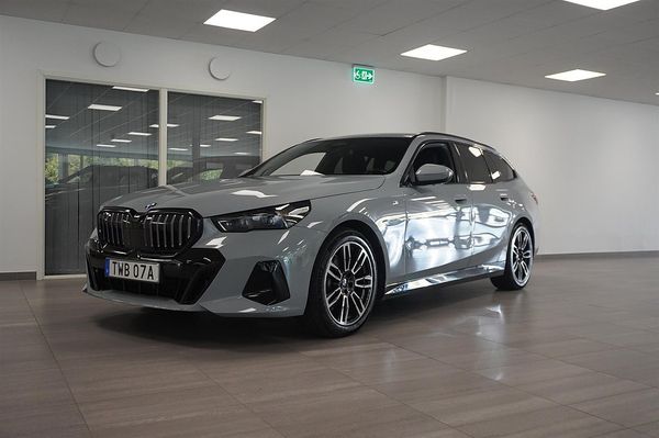 BMW 520 d xDrive Touring M-Sport Innovation Fartpilot Värmare | Ränta - 2025