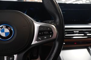 BMW i4 bild 16