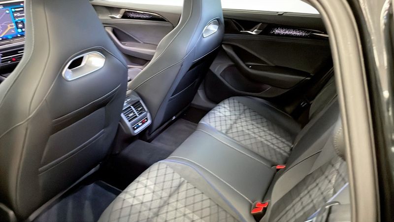 Volkswagen Passat bild 14