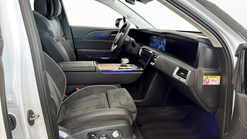 Hongqi E-HS9 bild 3