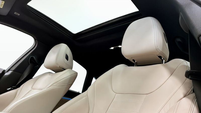 BMW i4 bild 13