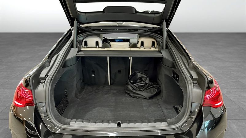 BMW i4 bild 10