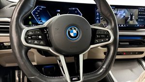 BMW i4 bild 17