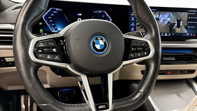 BMW i4 bild 17