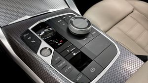 BMW i4 bild 14