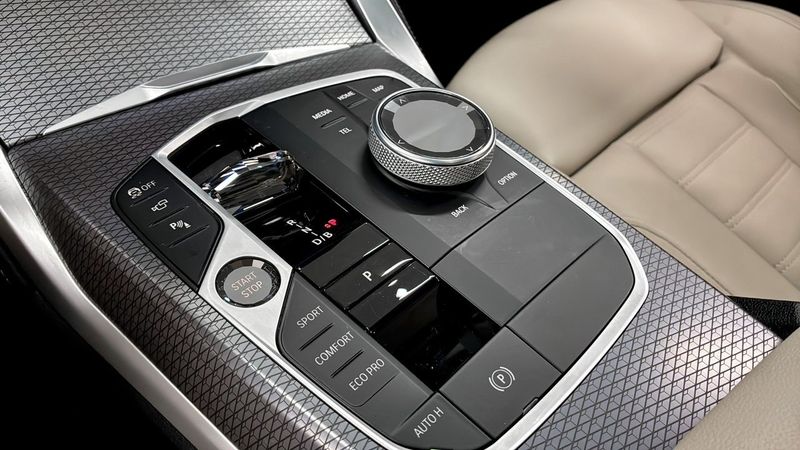 BMW i4 bild 14