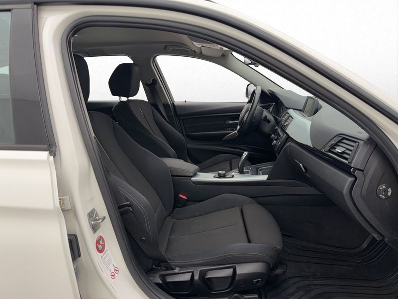 BMW 320 bild 14