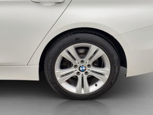 BMW 320 bild 24