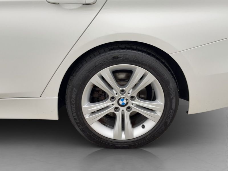 BMW 320 bild 24