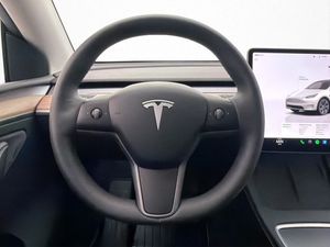 Tesla Model Y bild 15