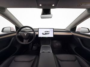 Tesla Model Y bild 14