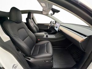 Tesla Model Y bild 16