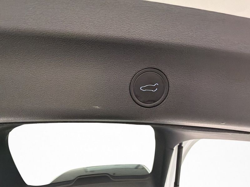 Tesla Model Y bild 13