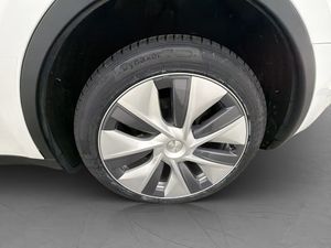 Tesla Model Y bild 27