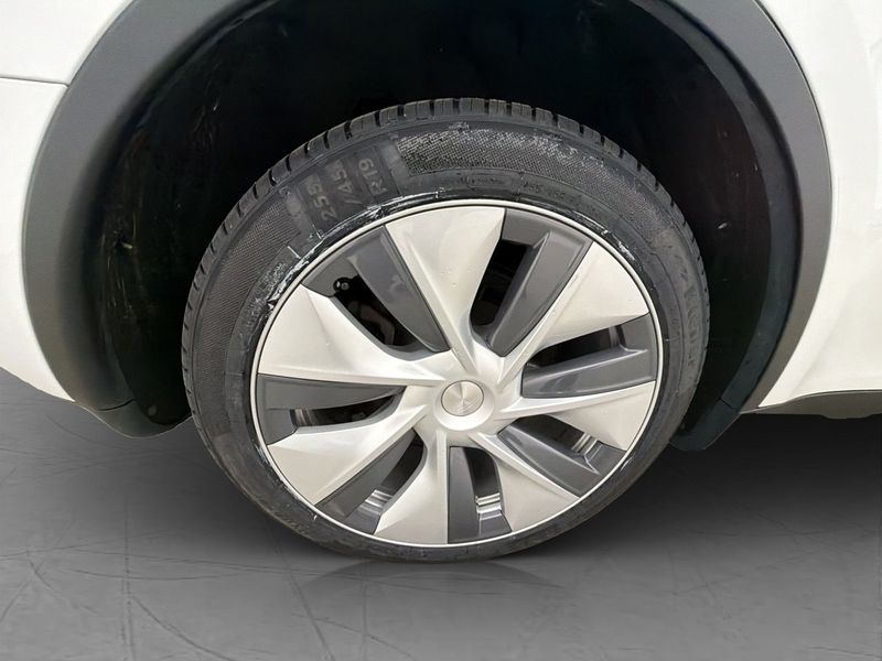 Tesla Model Y bild 28