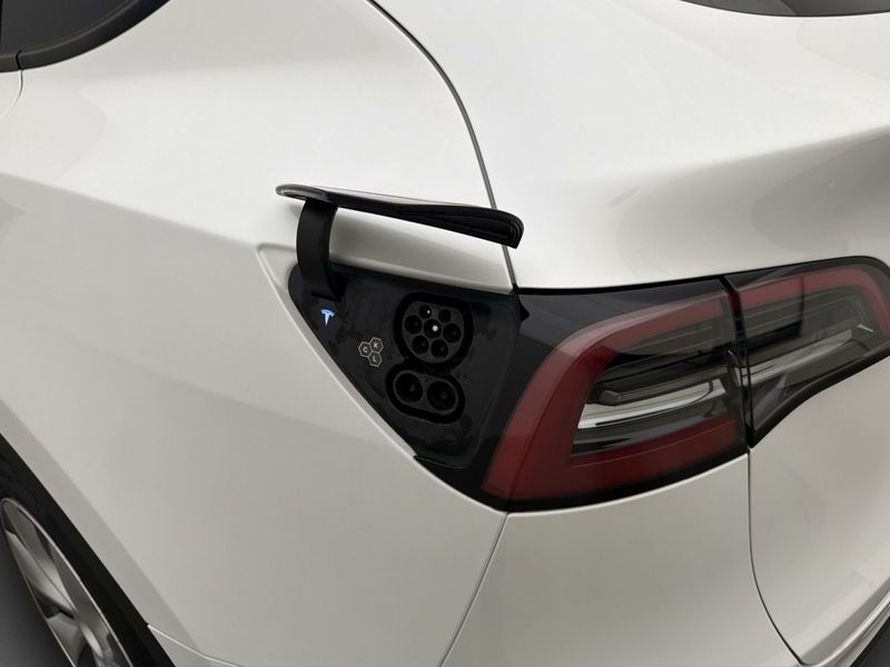 Tesla Model Y bild 34
