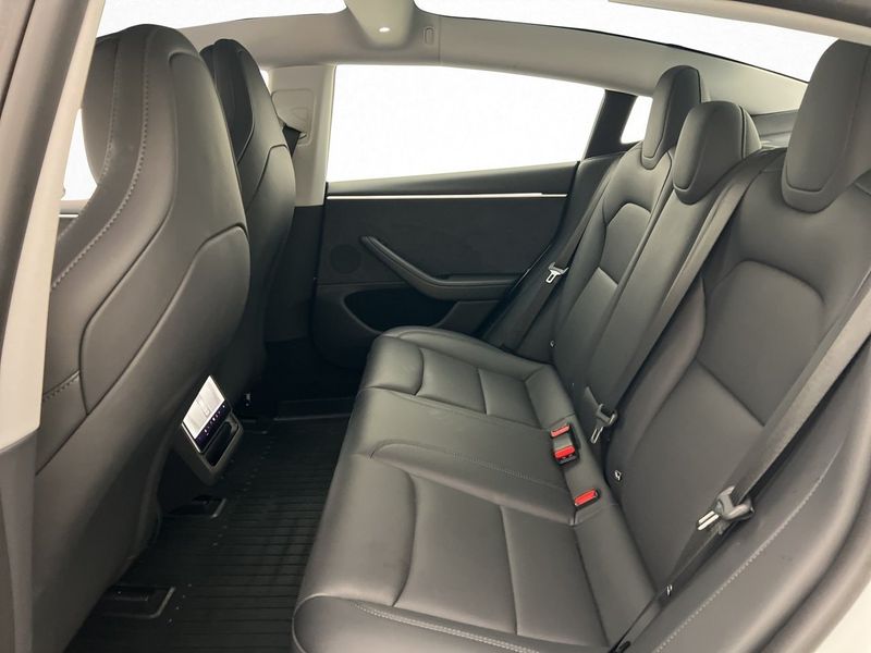 Tesla Model 3 bild 20
