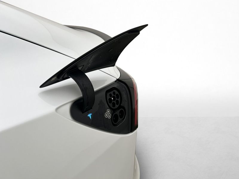 Tesla Model 3 bild 11
