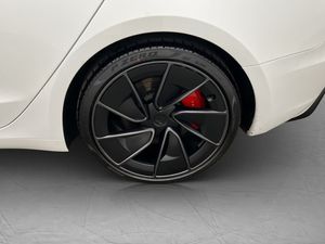 Tesla Model 3 bild 33
